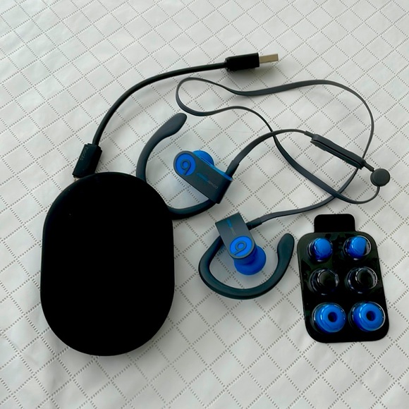 Beats by dre wireless headphones